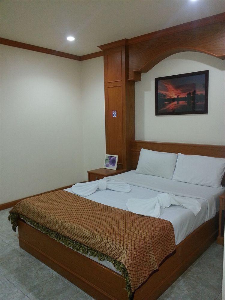 Oyo 739 Presley Guesthouse Phuket Patong Exteriör bild